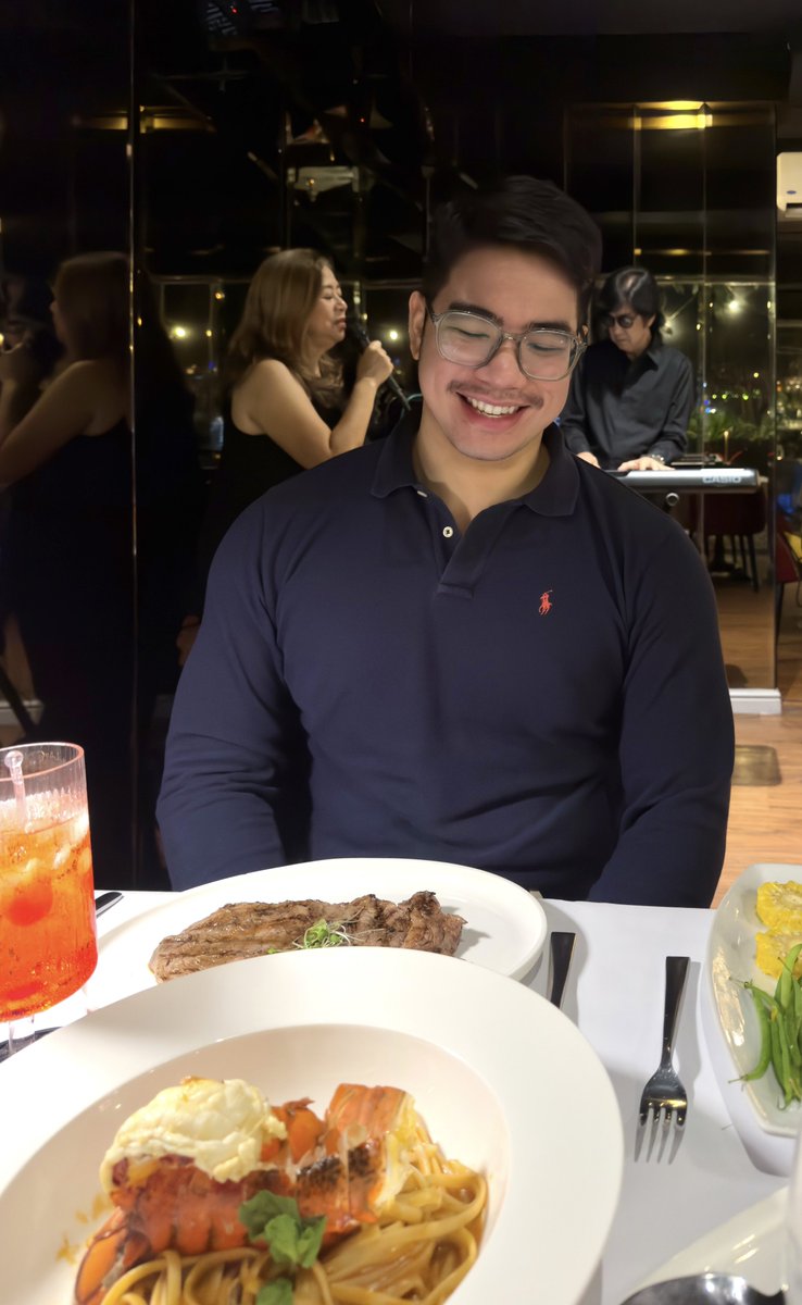 MatteoDanieI's tweet photo. date night 🥸🍷 https://t.co/iGg6AMpYk7