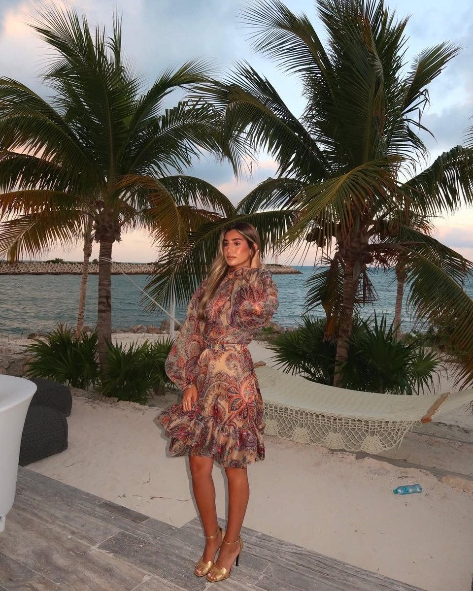 THEOUTNET's tweet image. Going to the tropics? Don't forget @etro like @shiraamir #FOUNDONTHEOUTNET the-outnet.visitlink.me/DYMcW3