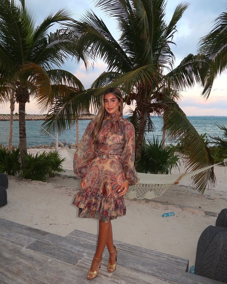 THEOUTNET's tweet image. Going to the tropics? Don't forget @etro like @shiraamir #FOUNDONTHEOUTNET the-outnet.visitlink.me/DYMcW3
