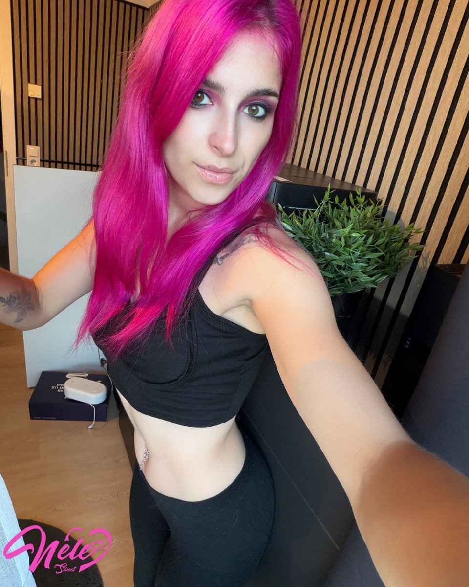 NeleSweet1's tweet image. Sonne tanken ☀️ und ein bisschen Energie sammeln – und natürlich an dich denken 😘
#MiddayVibes #SelfieLove #PositiveEnergy
