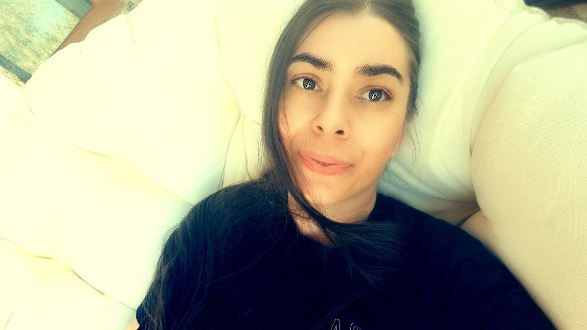 miarmaxim's tweet image. Which hurts more: being ignored 😶 or being lied to? 🥀
 #Love #Relationships #Truth #feelings