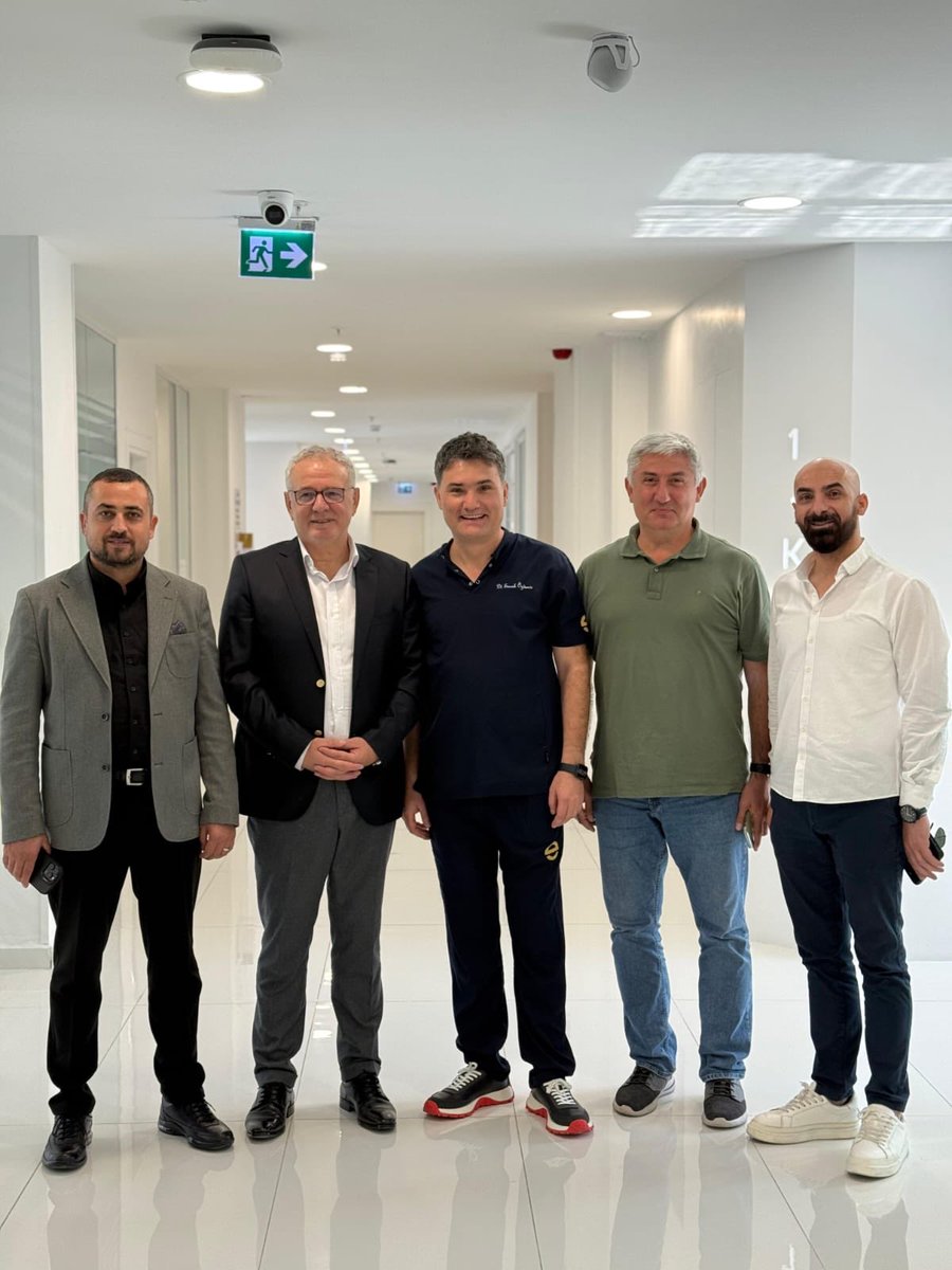 Satso odamız ve komitemiz üyesi Ev diş Ağız sağlığı ve diş sağlığı üyemizi yeni iş yerinde ziyaret gerçekleştirdik,nazik ev sahipliği için kendilerine teşekkür eder,işlerinde bolluk bereketler dilerim..!