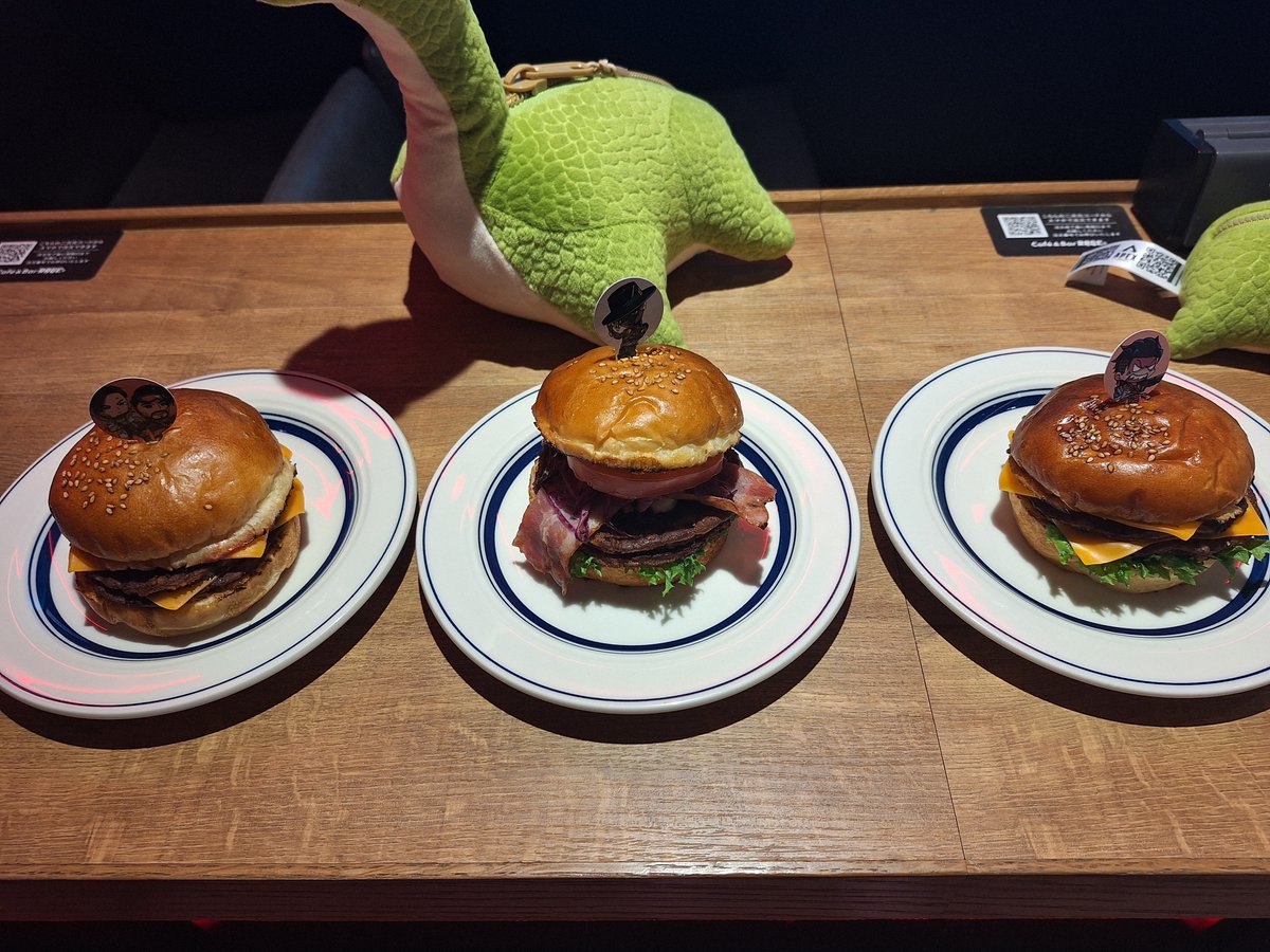 ネッシーカフェ招待頂き、
行ってきました！
ご飯は安定の美味さだったし
メッチャAPEX感じれた🤣
オクタンのグッズも沢山GETできて良かった🙂‍↔️
#ApexLegends
#ネッシーカフェ