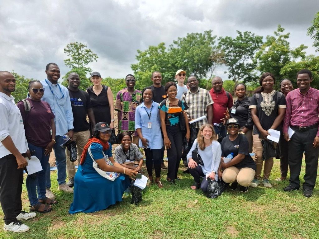 SEIresearch's tweet image. In May, SEI researchers travelled to #Nigeria to host the SustainFood Collaborative Learning School.

The program connected early-career researchers from Africa and US with local farmers and policymakers to tackle #FoodInsecurity.

💡Learn more: buff.ly/UWS82Km
