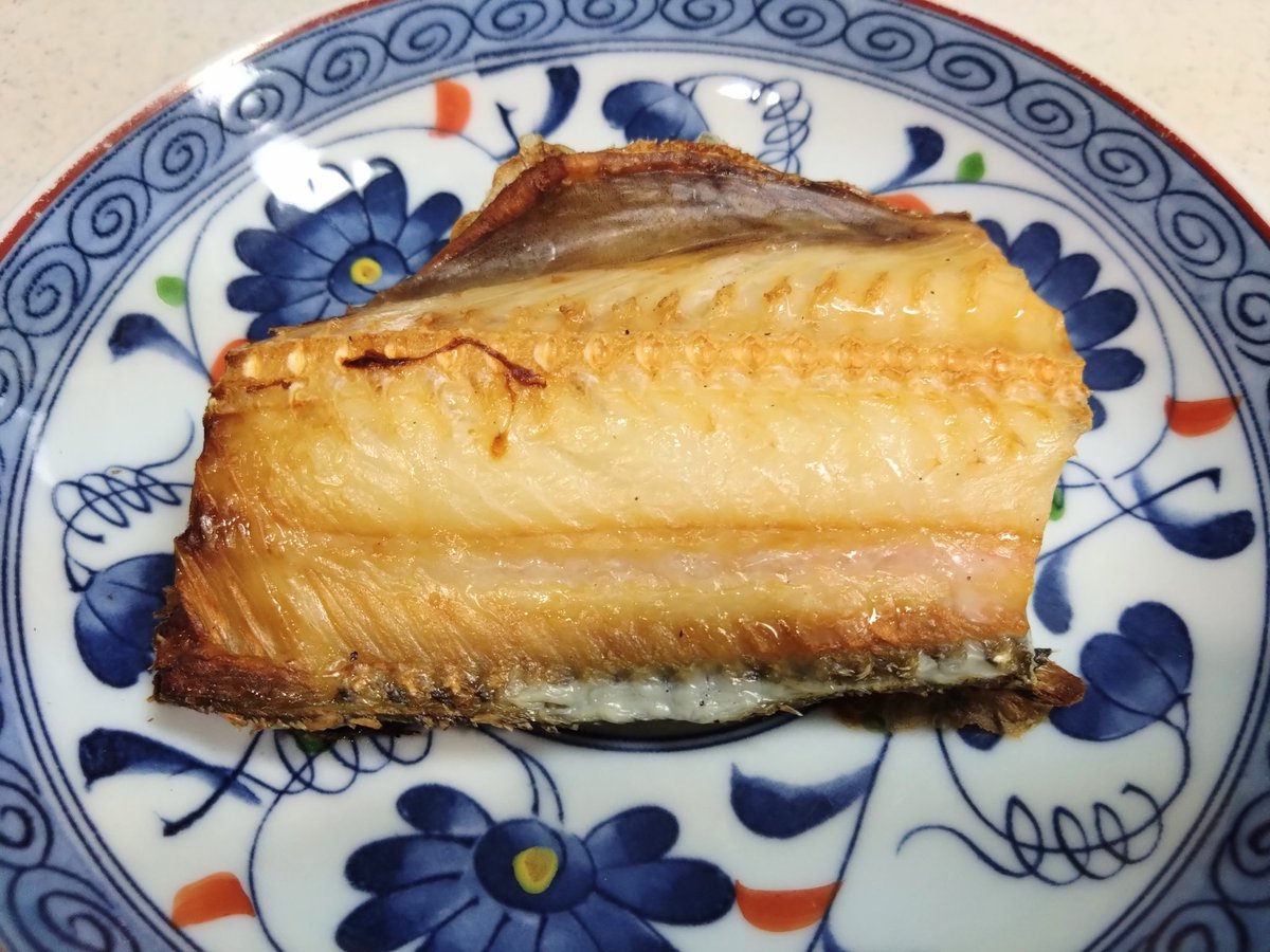 Sunmama15's tweet photo. 今日の晩ごはん

■筑前煮
■ホッケ
■ササミフライ
■冷奴
■玉ねぎとえのきとワカメのかきたま汁
蓮根がおいしい季節。今日も美味しくいただきます！
#晩ごはん　#おうちごはん　#料理記録　#献立　#いただきます　#筑前煮 https://t.co/cnKbgdrhIt