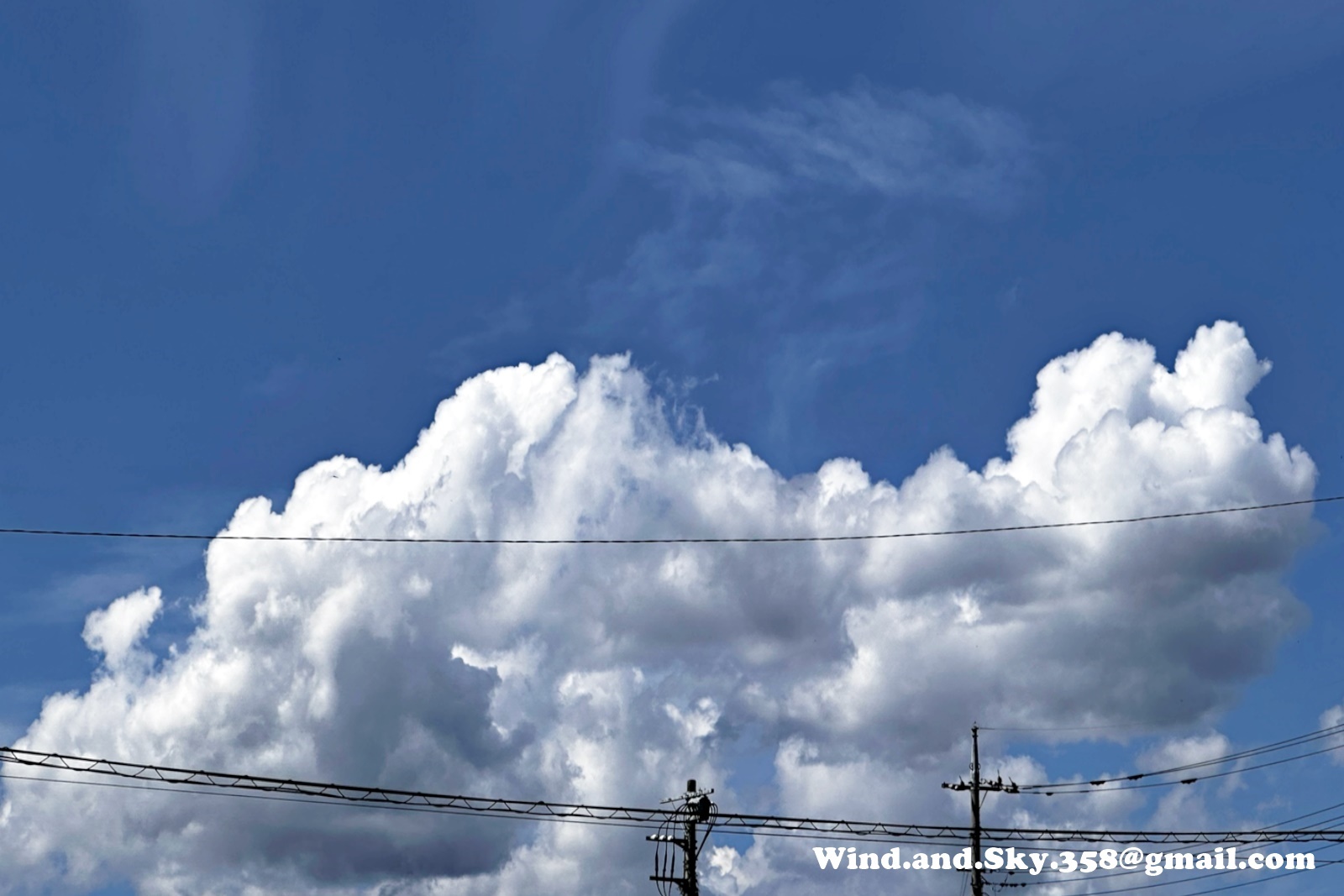 DREAMS FLOAT 青空と白い雲 DREAMS FLOAT 青空と白い雲 青い空と白い雲 ( Official Lyric Video