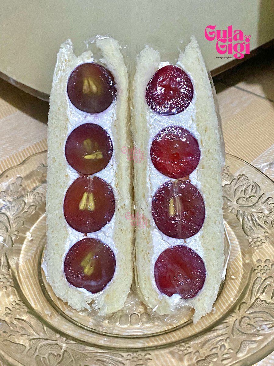 naksirkalian's tweet photo. Hi mentemen! aku muncul lagi buat danusan dessert aku🫰
Fruit sando sekarang udah open order yah!! Bisa kirim pake gosend/grabsend/lalamove/paxel. Daerah cibubur sekitarnya ongkirnya cuma 10rb aja!
💰start 15rb
DM yang mau cobain ya!
#fruitsando #dessertbekasi #jajananbekasi https://t.co/h2GposlHk6