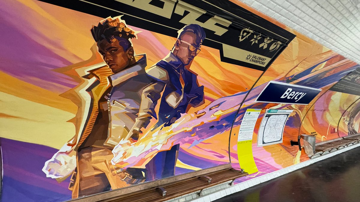 VALORANTfr's tweet photo. [ BORN TO BURN ]

Le métro 6 Bercy aux couleurs des Champions VALORANT 🔥 https://t.co/BIIGxrtTKj