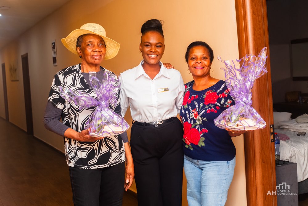 AHHotelAfrica_'s tweet photo. October is Customer Service Month! 💛
At AH Hotel & Conference, every guest is at the heart of what we do.
📍 AH Hotel & Conference – Experience Afrocentric Hospitality
#CustomerServiceMonth #GuestFirst #AHHotelAfrica #AfrocentricExperience #HospitalityWithHeart https://t.co/4LPeqKpFUo