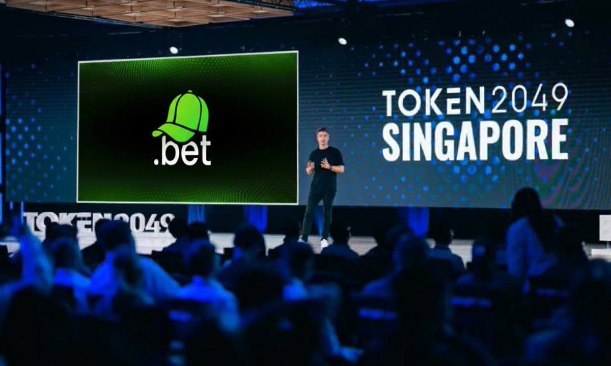 capdotbet's tweet image. Cap Bet is LIVE on the Token2049 MainStage
like, retweet & check comments
👇🏻💚