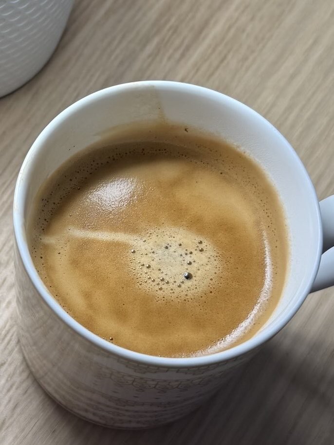 يخبرنا الصباح...
اخسر كل شيء ..
إلا قلباً ..
حاول أن يسعدك!
إن رحل ..
لن يعوض أبداً!
#قهوتي_سعادتي 
#خواطر_ساره_© 
#صباح_الخير