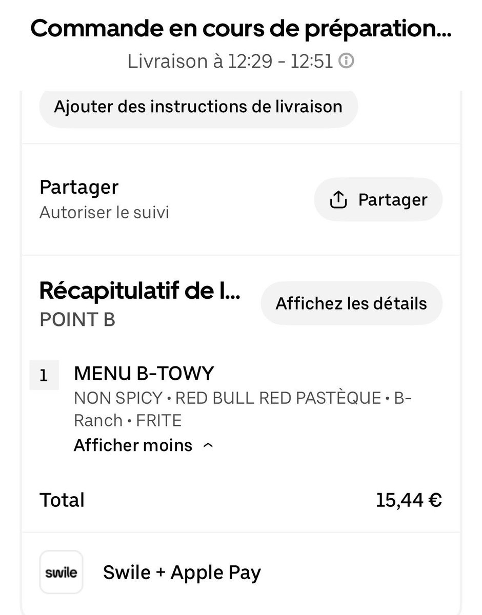 _slnah's tweet photo. y’a un mec fou qui m’a demander mon menu il est cash partie commander #effreyant #pervers #aberrant https://t.co/U0lpwY4J1N