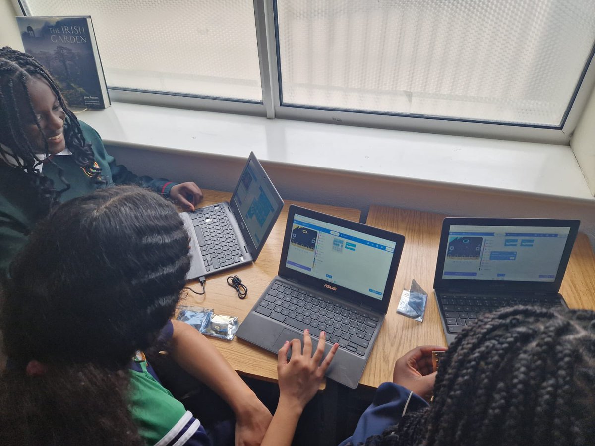 ArdscoilT's tweet image. Our junior coders rocked the Microbits in the library this Wednesday! A code for a virtual pet hamster and a cool demo of Microbit-to-Microbit communication were some of the projects.
📍 Where: The Library
🗓️ When: Every Wednesday
⏰ Time: Lunchtime
##CodingClub #MicrobitProj