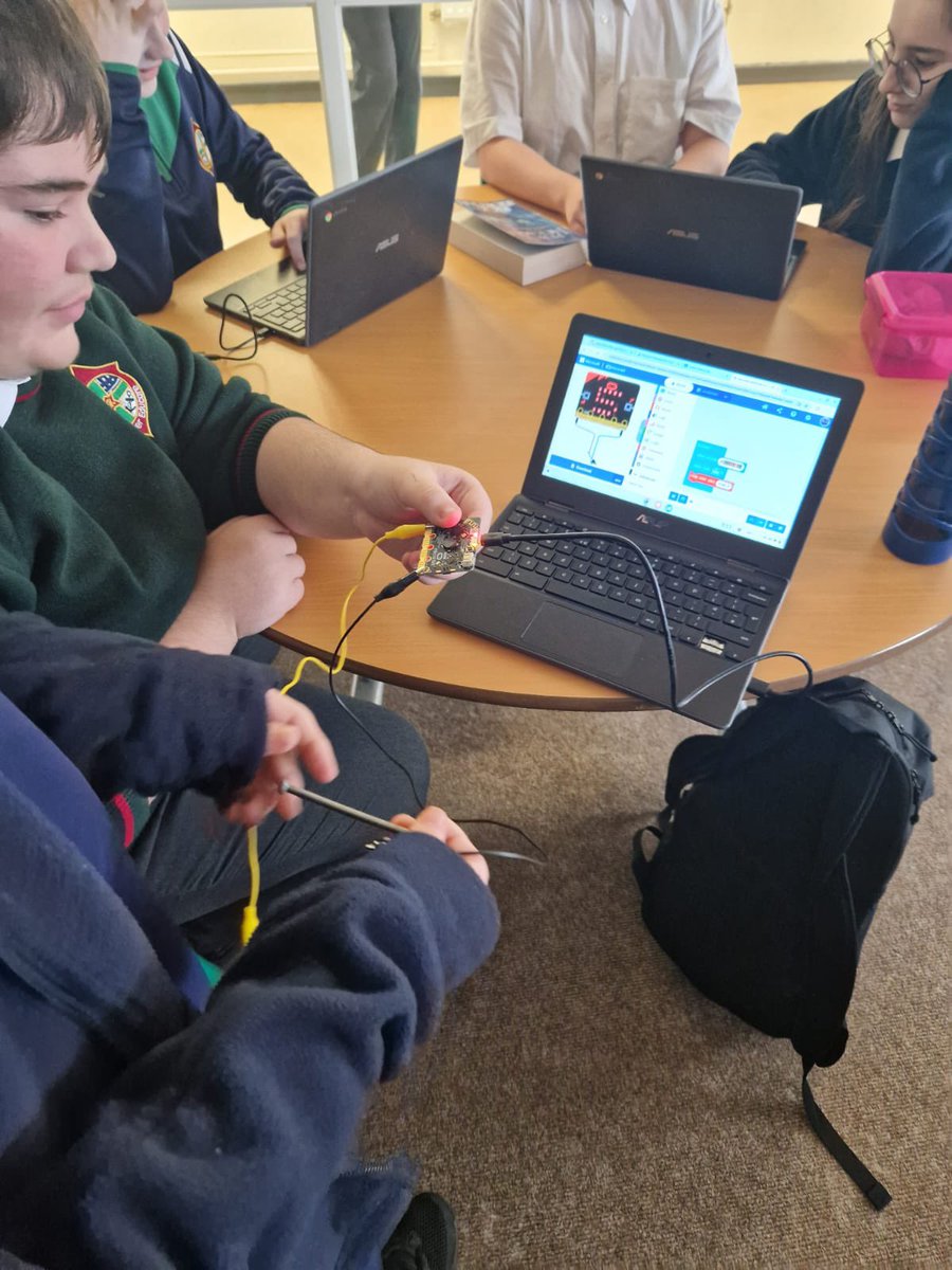 ArdscoilT's tweet image. Our junior coders rocked the Microbits in the library this Wednesday! A code for a virtual pet hamster and a cool demo of Microbit-to-Microbit communication were some of the projects.
📍 Where: The Library
🗓️ When: Every Wednesday
⏰ Time: Lunchtime
##CodingClub #MicrobitProj