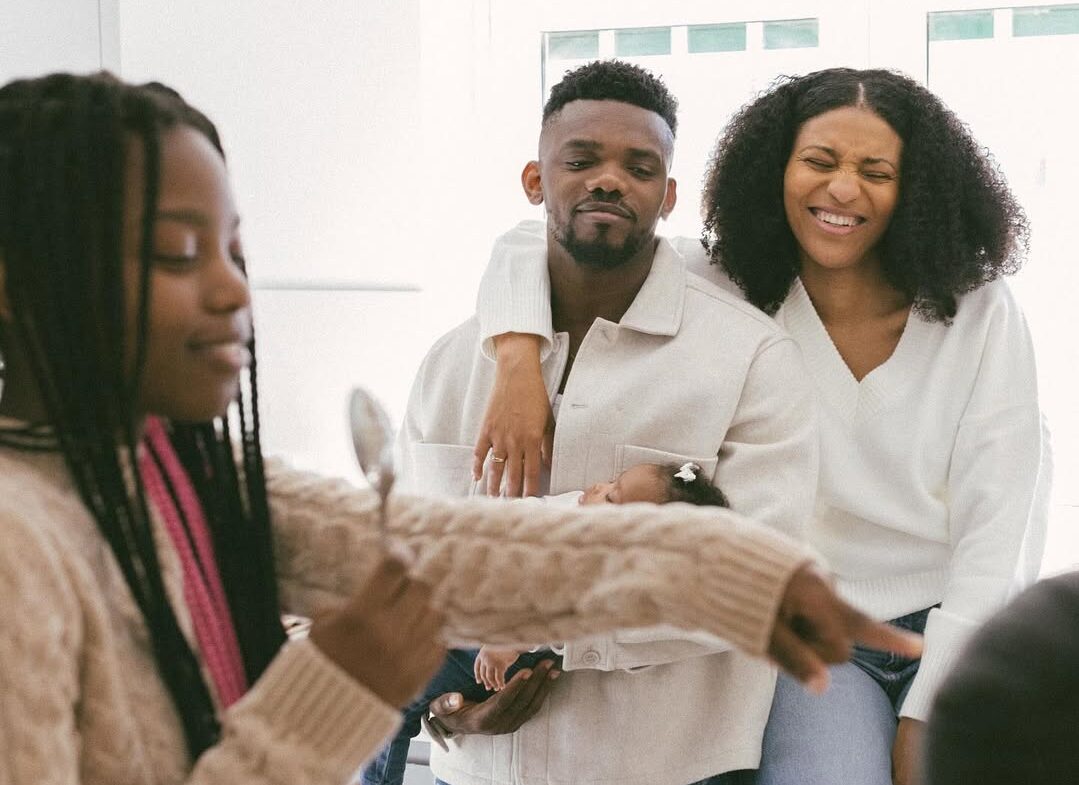 "Já ouvi muito não te apegues, filho do outro é do outro", fala Eliane Cardoso sobre convivência com filhos de Gilmário Vemba -  angorussia.com/entretenimento…