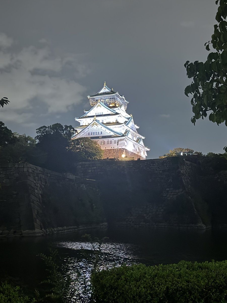 rintarorintro's tweet photo. 激務な部署に異動してしまったので体型維持ランナーになりそうですが、ボチボチ可愛がってください🍺

大阪城また来るよ🥹 https://t.co/elpr89wjFX