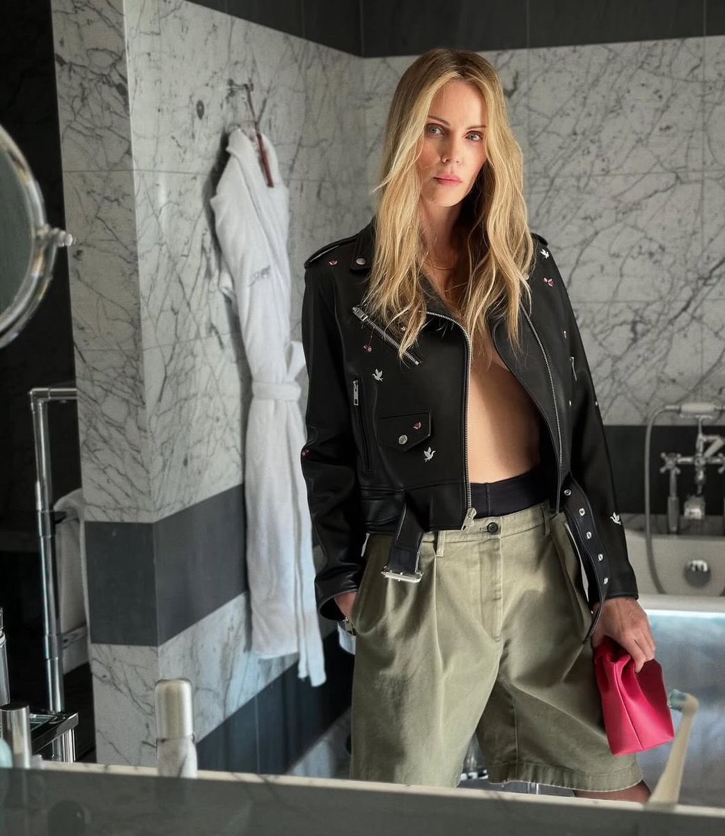 Charlize Theron (@hqbbeef) on Twitter photo 
