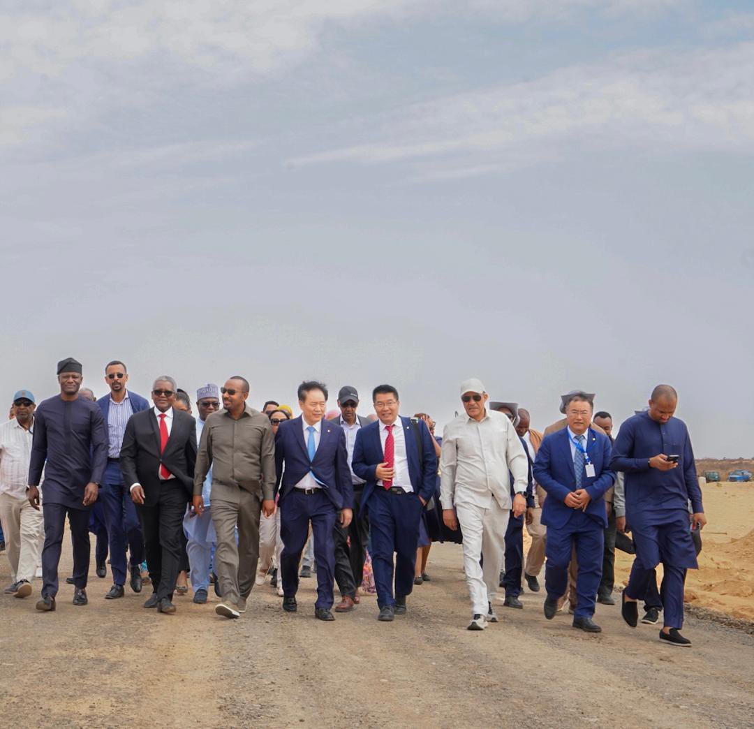 dessalegnmanaye's tweet image. Celebrating a historic moment!! #Ethiopia #GrandProjects !!
@AbiyAhmedAli @BerhanuTsegaye  @GHessebon  @SMHaderaAbera