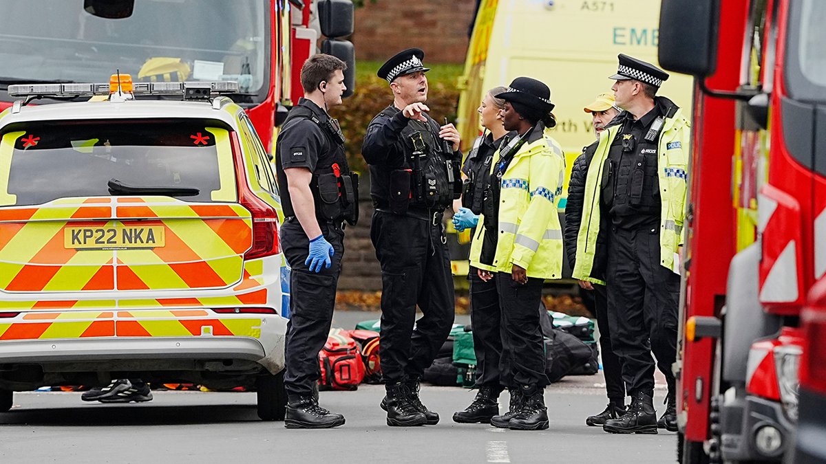 FoxNews's tweet image. BREAKING: At least 4 injured in stabbing, vehicle attack outside UK synagogue, Manchester police say