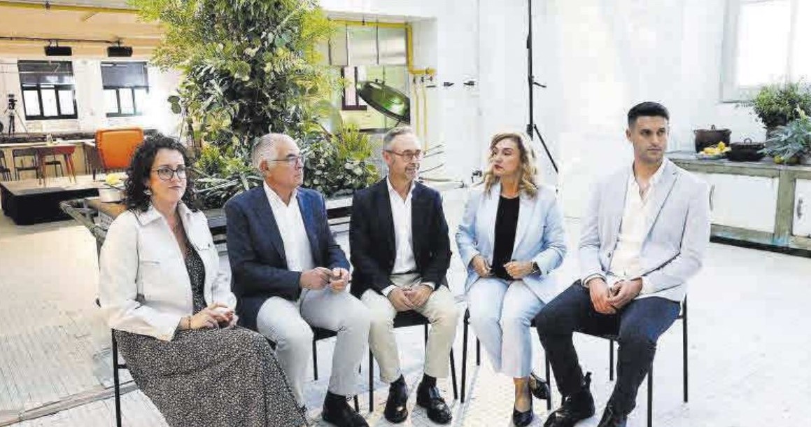 Encuentro de Nutrición y Cognición en Gijón «La salud cerebral de la vejez se fragua en los mil primeros días de vida»
Silvia Arboleya, investigadora del Instituto de Productos Lácteos de Asturias (IPLA) fue una de los cuatro expertos reunidos en el encuentro