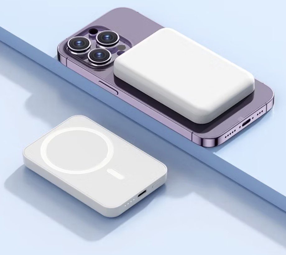 HalimEam's tweet photo. Sekarang ni hidup semua dalam phone kerja, bayar, order makan, sampai nak dating pun pakai app. Tapi sekali bateri habis = macam lost connection dengan dunia 🌍⚡️

wireless MagSafe ni 👉 snap terus belakang iPhone, terus charge. No kabel, no leceh.

https://t.co/lJJQ9suEgn https://t.co/h5BXA6dJjZ