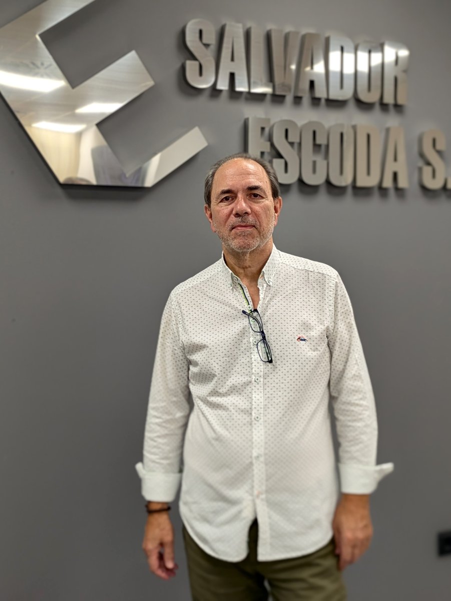 SalvadorEscoda's tweet image. ✨ Tras casi 40 años en #SalvadorEscoda, celebramos la jubilación de Jordi Castillo, impulsor de la División de #Calefacción y ejemplo de liderazgo cercano, empatía y trabajo en equipo 
¡Gracias por crecer junto a nosotros, Jordi! 🌟❤️

#OrgulloEscoda #Jubilación