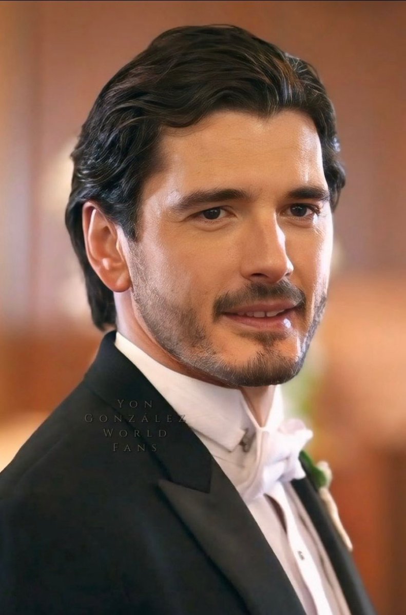 The gorgeous talented ....
🎬♥️#YonGonzález in his latest enthralling  series...
#VelvetElNuevoImperio 🌟
FANTASTIC!!! 🥰👏👏👏👏

Pic. <a href="/YonGonzalezWF/">Yon González World Fans</a> 👌
<a href="/Guapazos/">Guapazos</a> 
#guapazospatrios