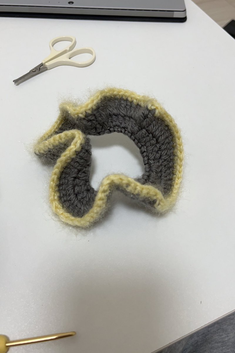 aui_u_u's tweet image. シュシュ編んだ
お友達にも喜んでもらえた♡

#日常垢 #日常垢さんと繫がりたい #編み物