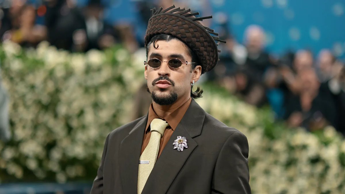 trackingdonald's tweet image. Only one of these Super Bowl performers was born in the United States and is a United States citizen.

Guess which one? 

Hint: it’s the one MAGA is crying about.