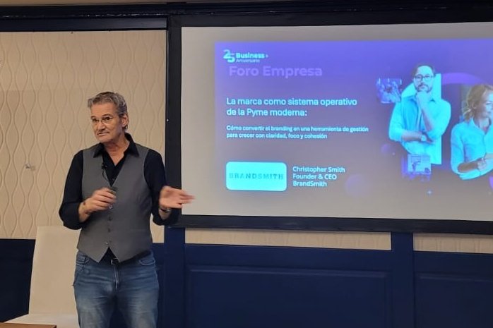 🗣️Christopher Smith founder y CEO de BrandSmith, nos trae una ponencia sobre la marca como sistema operativo de la Pyme moderna en #ForoEmpresa Bilbao 📌