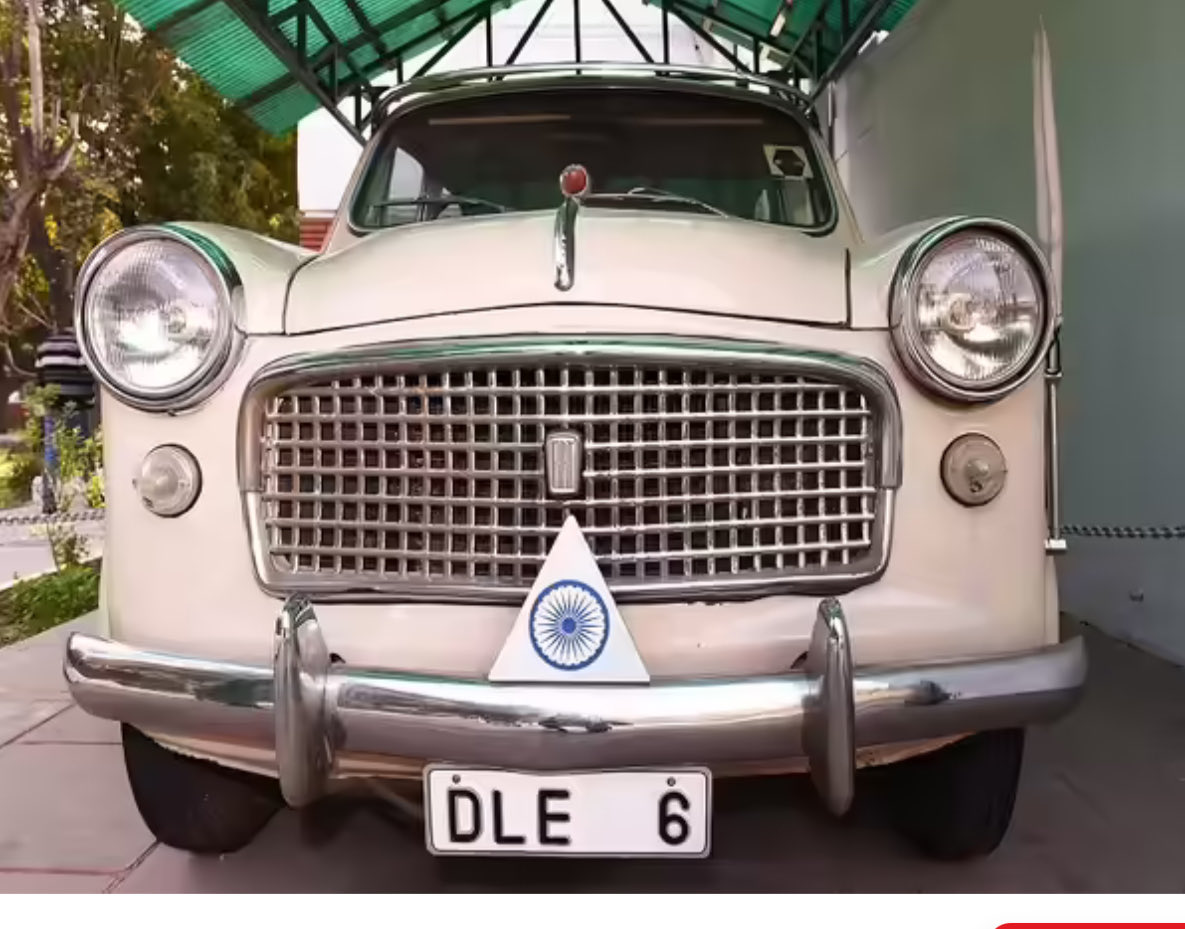 Shastri ji: Simplicity 🙏 

Late Lal Bahadur Shashtri ji as PM took a car loan of Rs.5,000 in 1964. He bought a Fiat car. After his sudden demise in 1966, the car loan was repaid by his wife from her pension.