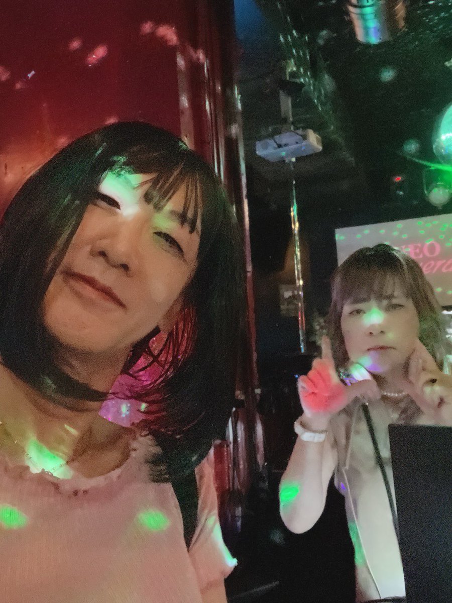 yuki38711's tweet photo. お疲れ様〜
今日は予定がキャンセルされたところへTARCOさんがDJするとの情報が‼️
これも必然の巡り合わせという事で新宿2丁目へ😊
#NEOMasquerade https://t.co/RgX90LoznE