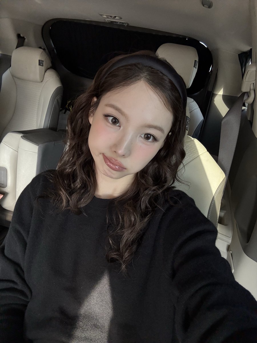nynwicecart's tweet photo. Nayeon 🫧🩵

"To the Philippines"

SEE YOU NAYEON 🥺🩵 https://t.co/yH0sVbQtGz