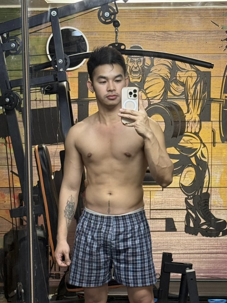 markuscale's tweet image. Chat? 🙂