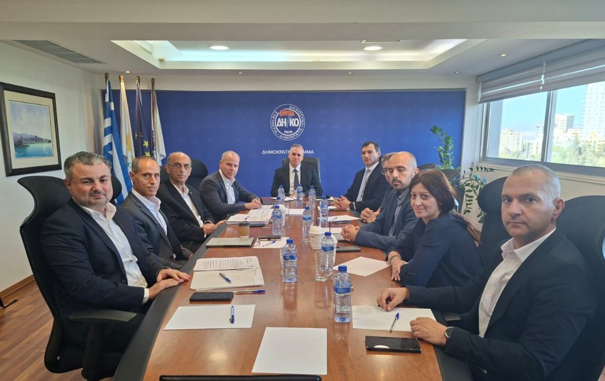 Michalis Antoniou (@oebdg) on Twitter photo Κλιμάκιο της ηγεσίας της <a href="/OEBcy/">Ομοσπονδία Εργοδοτών & Βιομηχάνων - OEB</a> υπό τον Πρόεδρο της Γιώργο Παντελίδη και τον Ά Αντιπρόεδρο <a href="/DemetrisVakis/">Demetris Vakis</a>, είχε συνάντηση εργασίας με το οικονομικό επιτελείο του <a href="/DIKO1976/">ΔΗΚΟ</a> υπό τον Πρόεδρο <a href="/NicholasPapadop/">Νικόλας Παπαδόπουλος</a>, με βασική ατζέντα τη φορολογική μεταρρύθμιση, το συνταξιοδοτικό & την ΑΤΑ. Κλιμάκιο της ηγεσίας της <a href="/OEBcy/">Ομοσπονδία Εργοδοτών & Βιομηχάνων - OEB</a> υπό τον Πρόεδρο της Γιώργο Παντελίδη και τον Ά Αντιπρόεδρο <a href="/DemetrisVakis/">Demetris Vakis</a>, είχε συνάντηση εργασίας με το οικονομικό επιτελείο του <a href="/DIKO1976/">ΔΗΚΟ</a> υπό τον Πρόεδρο <a href="/NicholasPapadop/">Νικόλας Παπαδόπουλος</a>, με βασική ατζέντα τη φορολογική μεταρρύθμιση, το συνταξιοδοτικό & την ΑΤΑ.