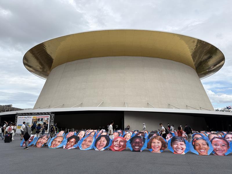 On #PeaceDay at #Expo2025 Osaka, Peace Boat shared visions for peace - from talks &amp; art at Shine Hat Hall including youth messenger Tsubasa live from our Global Voyage, to events at the #UNPavilion, opened by UN ASG <a href="/MaherNasserUN/">Maher Nasser</a>.
More: peaceboat.org/english/news/p…