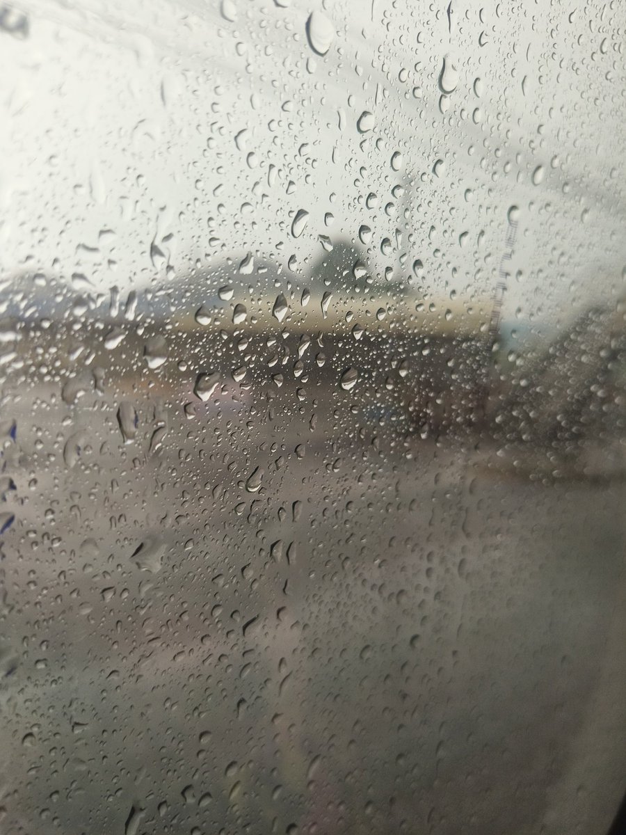 ฝนตกอีกแล้ว....
น้ำจะท่วมอีกมั่ย พรุ่งนี้ลุ้นกัน