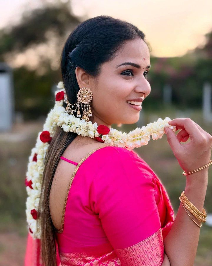 सुप्रभात दोस्तो, मेरे रोलेप्ले पार्टनर,
आप सभी को विजयादशमी की हार्दिक शुभकामनाएं🍁🚩💐...
बुराई पर अच्छाई की जीत वाले इस दिन मैं अपने अंदर की भी एक बुराई दहन जा रही हु,
आज से interfaith खत्म.
आज से मेरे लिए 🧡💚  दोनों भी मर्द, दोनों भी bull
सभी पोस्ट्स डिलीट कर रही हु...