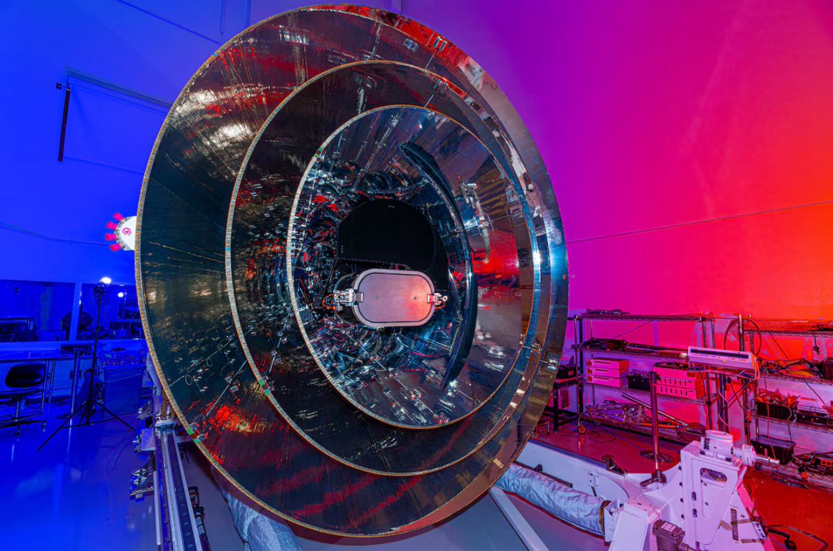 Chronovethra's tweet photo. NASA has launched the SPHEREx telescope  🔭 
This compact infrared telescope will create a 3D map of the sky in 2 years, study more than 450 million galaxies, and help uncover the mysteries of the early universe as well as the origins of water and organics in our Galaxy.
#NASA https://t.co/3eaJ4JzboW