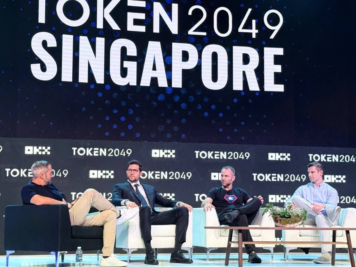 Tether_to's tweet image. Now live at #TOKEN2049 Singapore:
A powerhouse panel on “USA₮ — Tether in America”

Featuring:
@paoloardoino (Tether CEO)
@BoHines (Tether USA₮ CEO)
@nathanmccauley (Anchorage Digital CEO)
@BrandonLutnick (Cantor Fitzgerald Chairman)

Follow @USAT_io for more 🇺🇸