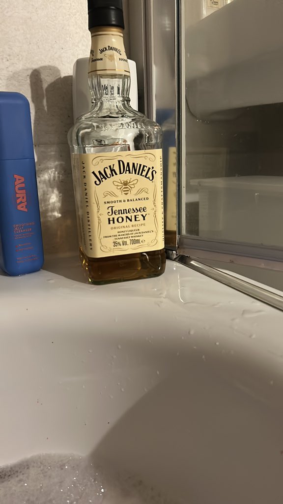 sharron_honey's tweet image. Mate “how was your shift?”

Me “ feel like I’ve been through all 9 levels of Dante’s inferno “

Mate “ well we are out later!” 

Me “ I’m starting now”
#NightShift