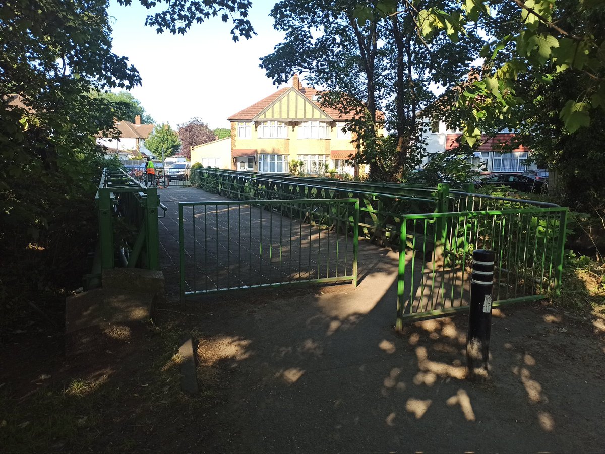 Dear <a href="/MayorofLondon/">Mayor of London, Sadiq Khan</a>
Did you notice the #noncompliant barriers on that bridge over the #Wandle?

Not compliant according to <a href="/TfL/">TfL</a> guidelines
content.tfl.gov.uk/access-control…

Not #EveryJourneyMatters if you ride a non standard cycle.

<a href="/Wheels4Well/">Wheels for Wellbeing</a> 
<a href="/Merton_Council/">Merton Council</a> 
<a href="/4ChordsNoNet/">4 Chords No Net</a> 
<a href="/OurBikeUK/">OurBike</a>