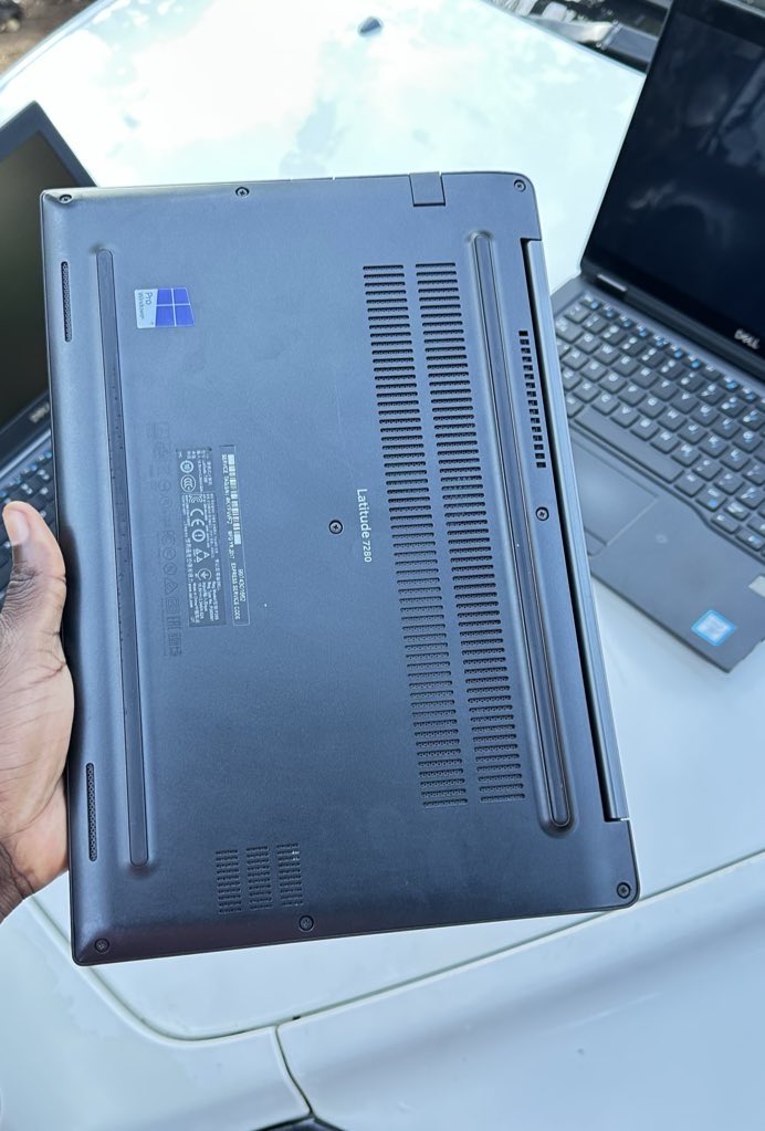 Dell Latitude 7280 
12.5" 
Intel Core i7-7600U 
2.8GHz 
16GB RAM 
256GB SSD 
Touchscreen 
Backlit 
Resolution 1920 x 1080
7 to 8 hours battery 

Mk 1,300,000

Contact me on 0882672278

Rt please 🙏🏾 my customer maybe on your TL
