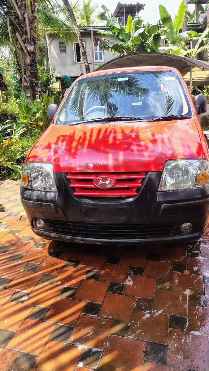 9331official's tweet photo. @volklub 
My dad's 15 year old Hyundai Santro xing 
How does it look guys? 
Btw
Happy Dussehra 🌸 https://t.co/vvnq6Ra00Y