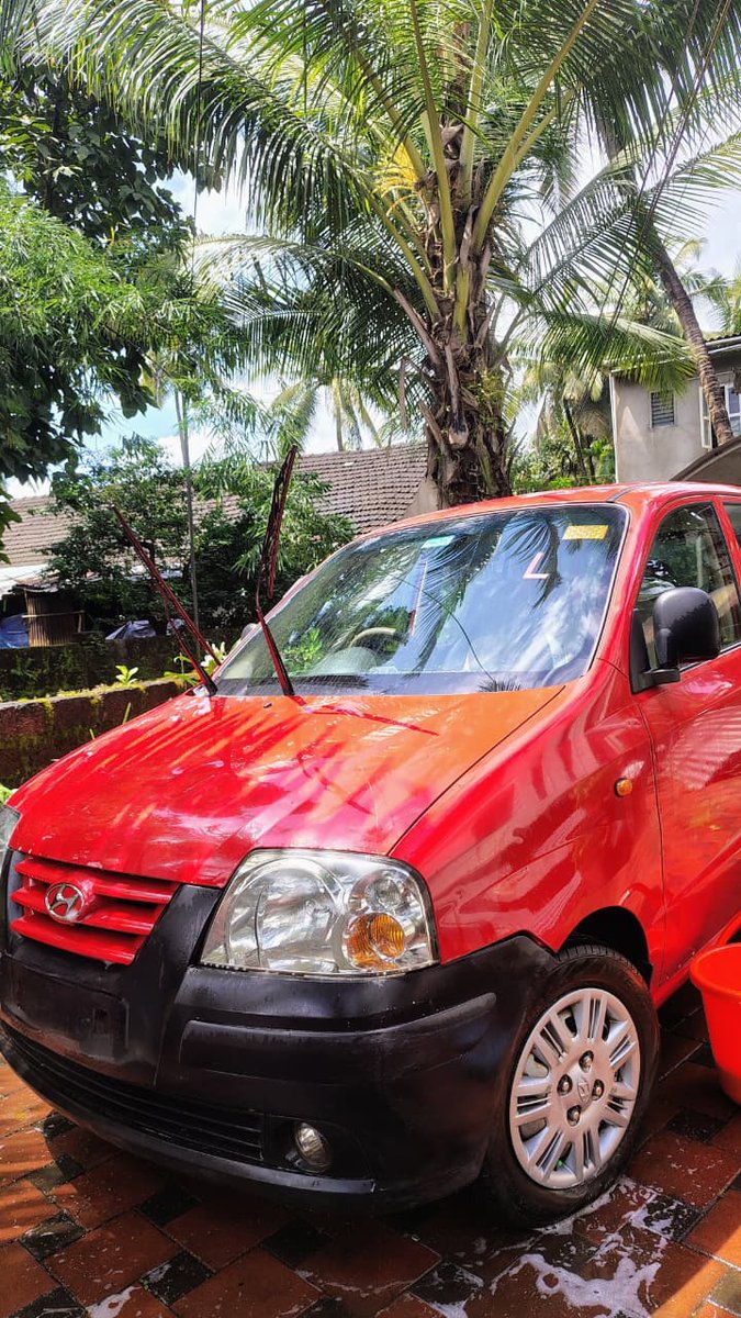 9331official's tweet photo. @volklub 
My dad's 15 year old Hyundai Santro xing 
How does it look guys? 
Btw
Happy Dussehra 🌸 https://t.co/vvnq6Ra00Y