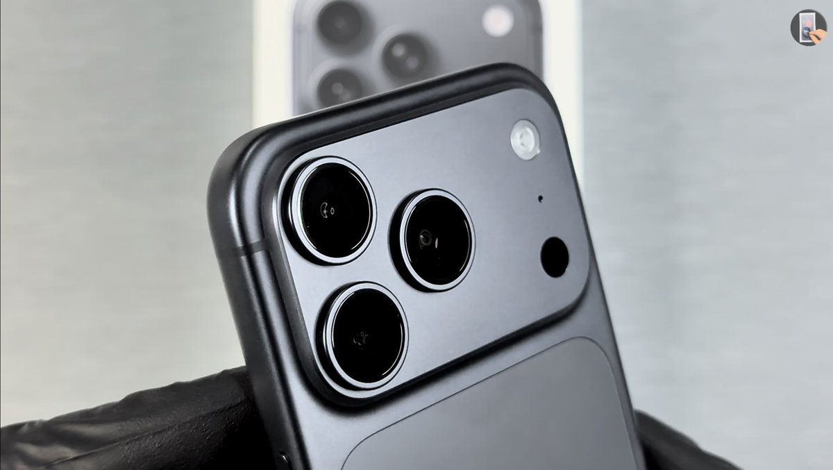 anirudh_2103_'s tweet photo. A guy from YT showed how a black iPhone 17 Pro would look like, and it's absolutely gorgeous. If Apple ever released it, it would be the most popular colour imo. https://t.co/T1RujTreGZ