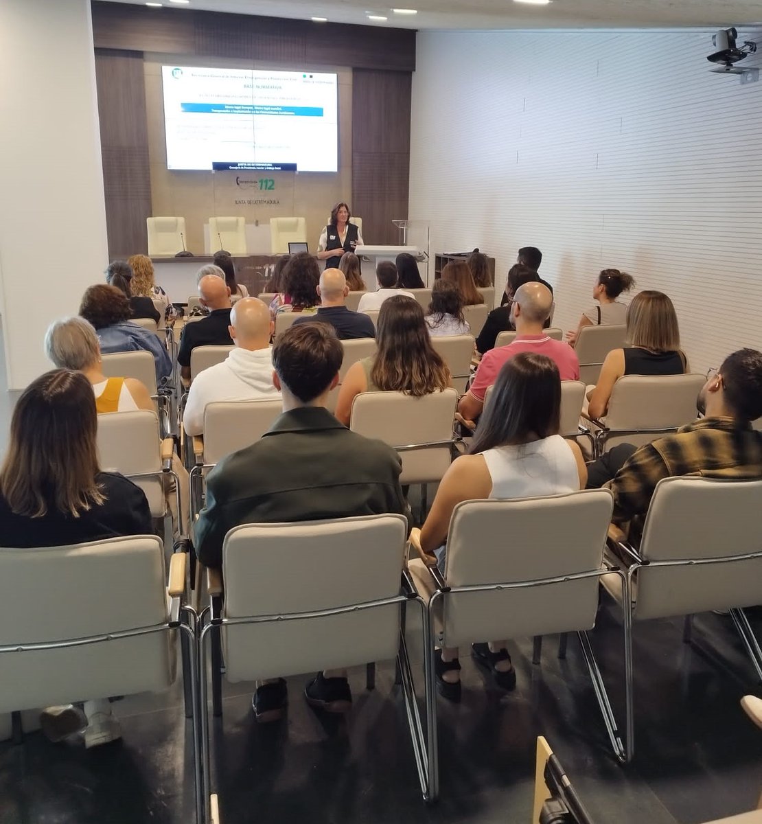 CopExtremadura's tweet image. 📌El #GIPEC del #Copex celebró su reunión periódica
Bienvenida a nuev@s compañer@s tras la formación
Revisión de activaciones para seguir mejorando 
🚨 Visitamos la sede de #112Extremadura, una experiencia muy enriquecedora
👥 60 profesionales activados ya 7 veces en 2025 🔥🌳