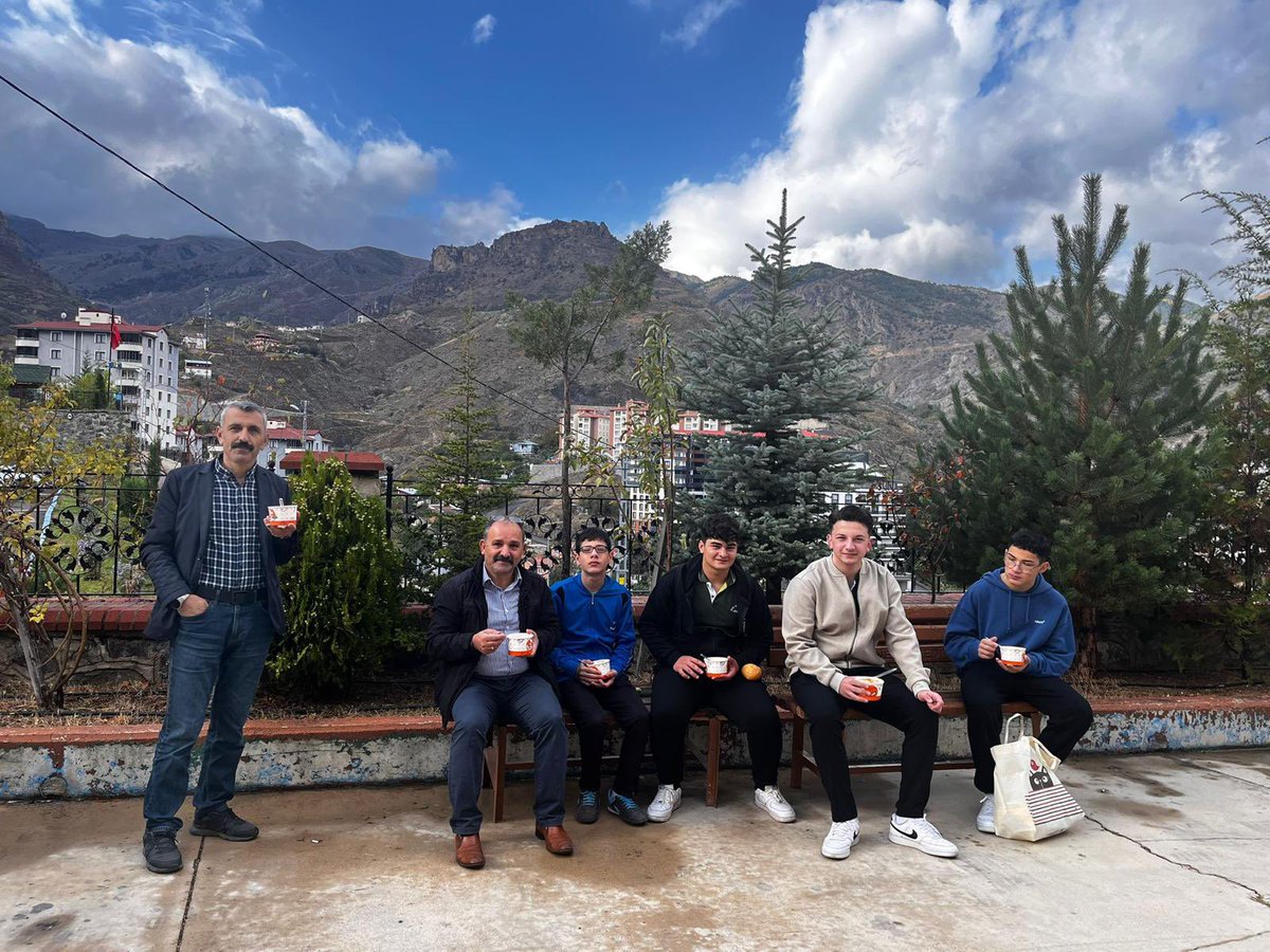 Okulumuz Fatih Anadolu İmam Hatip Lisesi belirli günlerde güne sıcacık bir başlangıç yapıyor.
Günaydın Çorbası 🍜
<a href="/tcmeb/">Millî Eğitim Bakanlığı</a> <a href="/Yusuf__Tekin/">Yusuf Tekin</a> <a href="/meb_dhgm/">Destek Hizmetleri Genel Müdürlüğü</a> <a href="/omurfatih/">Ömür Fatih Karakullukçu</a> <a href="/mebisgb/">İşyeri Sağlık ve Güvenlik Birimi Daire Başkanlığı</a> 
 <a href="/ozkan_meb/">Özkan AVCI</a>  <a href="/gumushanemem/">Gümüşhane İl Millî Eğitim Müdürlüğü</a> <a href="/GhaneMemISGB29/">GümüşhaneMEMİSGB</a>