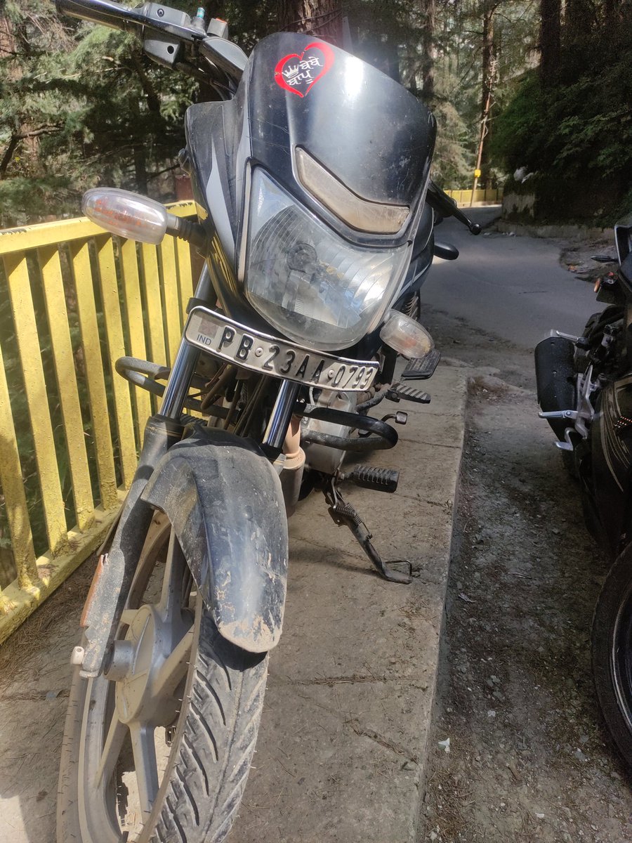 Navalkishor_G's tweet photo. @PoliceShimla
Today, on 2nd October in Bemloi, 2 bikes were parked on the pedestrian walking path, blocking people’s movement.
Photo proof attached.
Kindly take strict action and ensure pedestrian paths stay clear.
I did my part, now it's your turn. https://t.co/gwk0aRVzhu