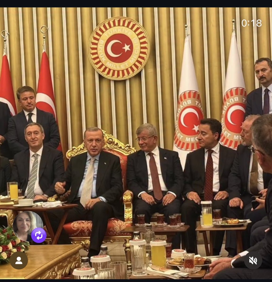 muratt_onat's tweet photo. @kilicdarogluk su fotoğraf sizin sayenizde oldu utanmanız gerekiyor ama sizde I yüzsüzlük varken zor tabi!!! https://t.co/BIAG7mc0pV